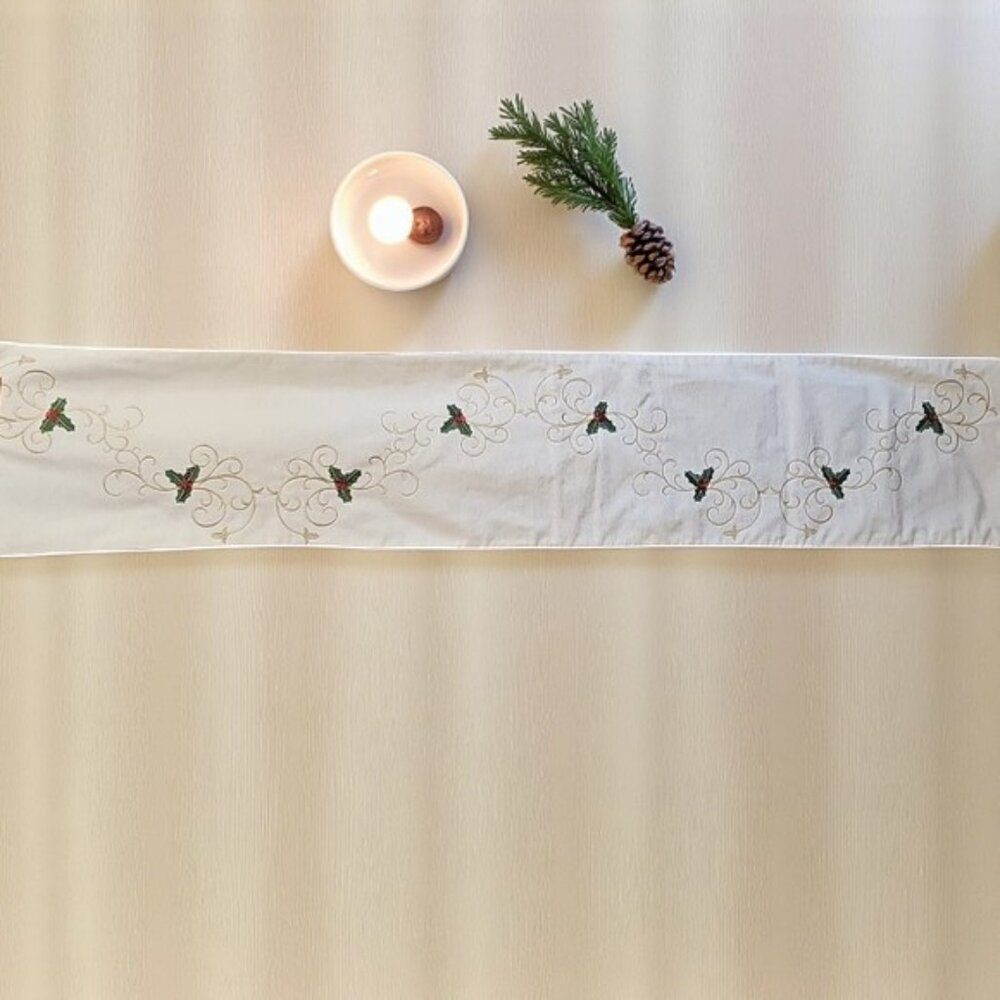 Vintage Chestnut Lane Embroidered Cream Table Runner Holiday Christmas 14 x 71in